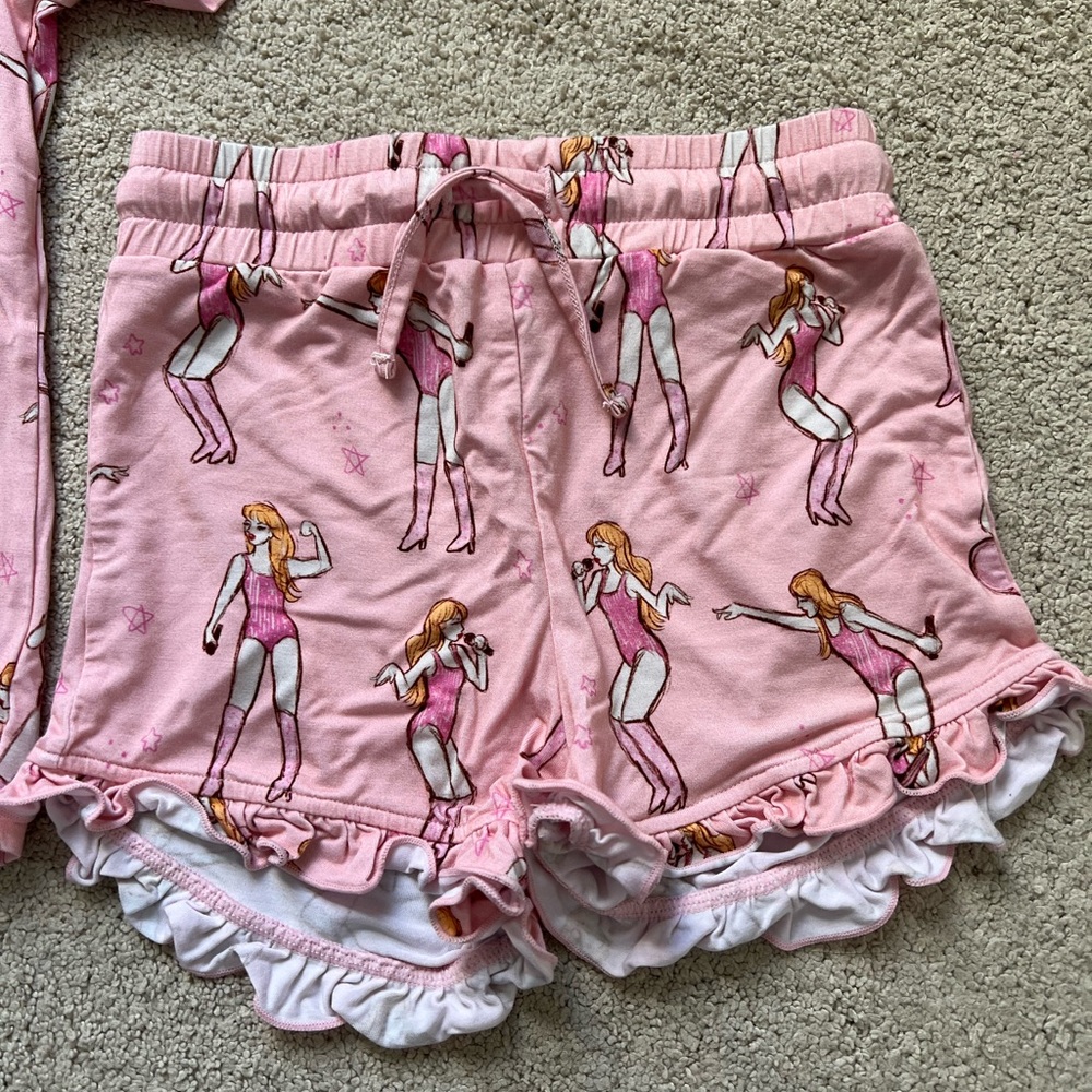 Made By Molly Girly T Swift Inspired Two-Piece Set NWOT 4T - Picture 3 of 3